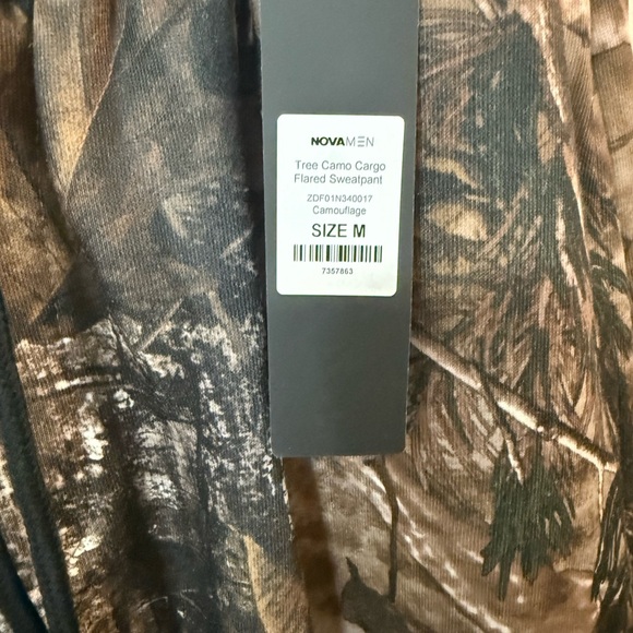 Fashion Nova Men’s Tree Camouflage Cargo Pants - Picture 5 of 6